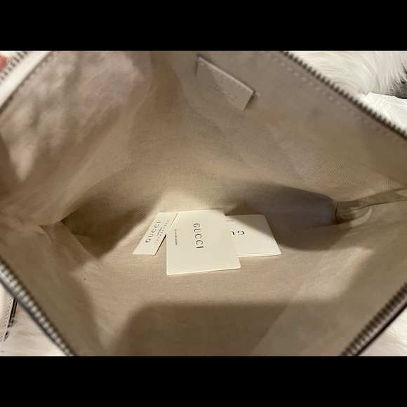 *SOLD* on ♏️erc - GUCCI Wristlet - Picture 6 of 16